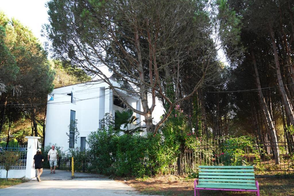 The Beachfront Apartamento Golem (Tirana)
