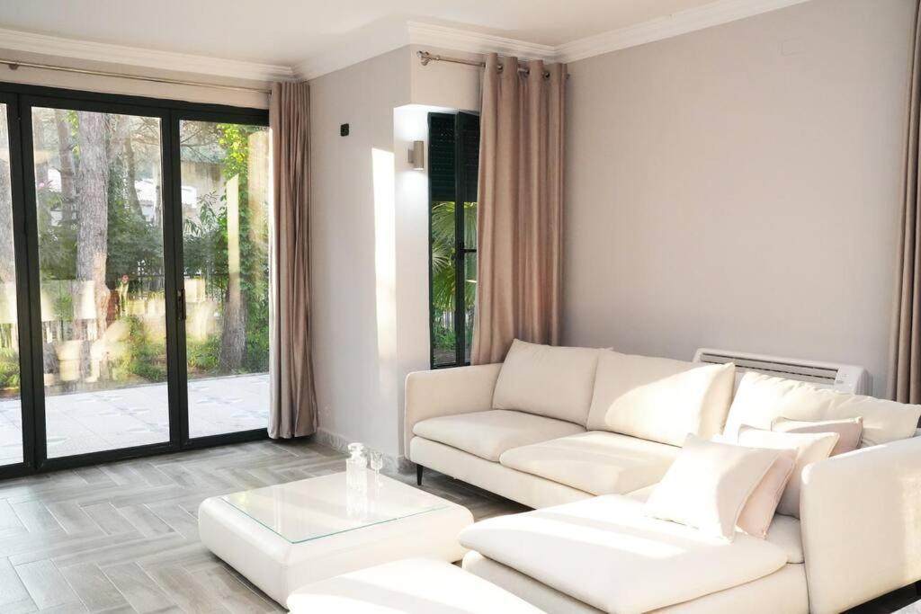 The Beachfront Apartamento